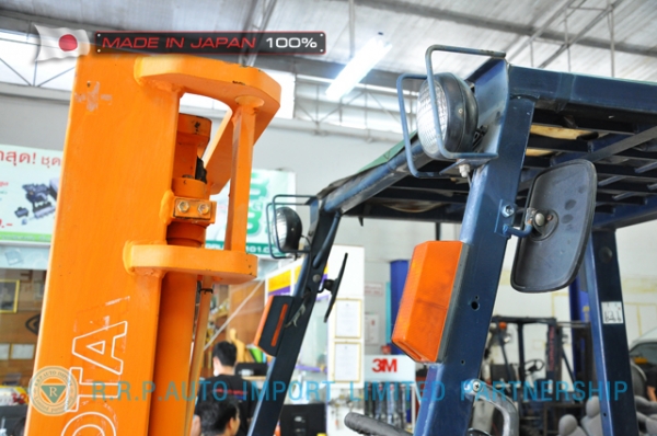 ขายรถโฟล์คลิฟท์มือสอง TOYOTA รุ่น 5FG10-14267 นำเข้าจากประเทศญี่ปุ่น 100\% ไม่เคยใช้งานในไทย