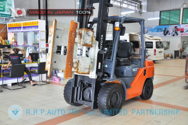 ขายรถโฟล์คลิฟท์มือสอง TOYOTA รุ่น 8FG30-30940 นำเข้าจากประเทศญี่ปุ่น 100\% ไม่เคยใช้งานในไทย