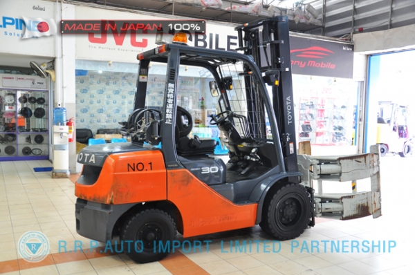 ขายรถโฟล์คลิฟท์มือสอง TOYOTA รุ่น 8FG30-30940 นำเข้าจากประเทศญี่ปุ่น 100\% ไม่เคยใช้งานในไทย