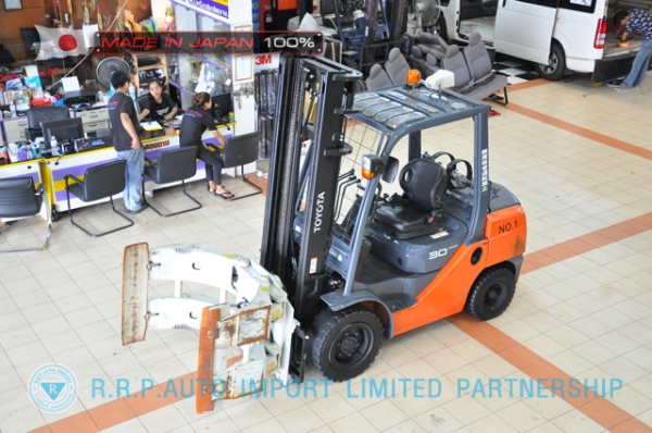 ขายรถโฟล์คลิฟท์มือสอง TOYOTA รุ่น 8FG30-30940 นำเข้าจากประเทศญี่ปุ่น 100\% ไม่เคยใช้งานในไทย