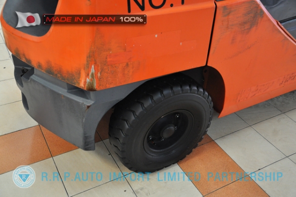 ขายรถโฟล์คลิฟท์มือสอง TOYOTA รุ่น 8FG30-30940 นำเข้าจากประเทศญี่ปุ่น 100\% ไม่เคยใช้งานในไทย