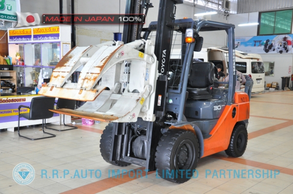 ขายรถโฟล์คลิฟท์มือสอง TOYOTA รุ่น 8FG30-30940 นำเข้าจากประเทศญี่ปุ่น 100\% ไม่เคยใช้งานในไทย