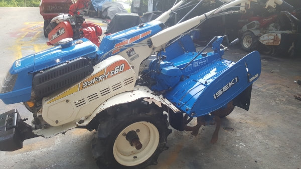 รถพรวนดิน 6 แรง เบนชิล รหัสสินค้า C1 - 5 สอบถามได้ต่อรองได้ขายได้ขาย ใบโรต้ารีเต็มๆๆ