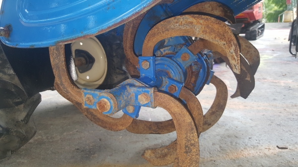 รถพรวนดิน 6 แรง เบนชิล รหัสสินค้า C1 - 5 สอบถามได้ต่อรองได้ขายได้ขาย ใบโรต้ารีเต็มๆๆ