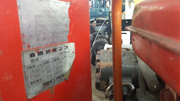 ปั้มน้ำ 4 X 4 นี้ว เสื้อ เหล็กหล่อ