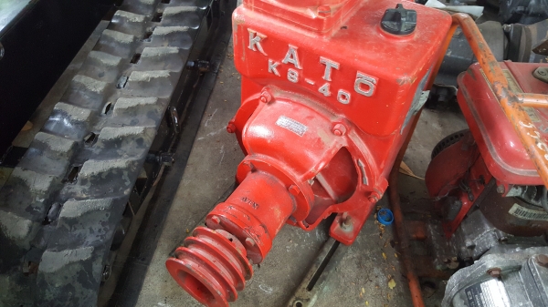 ปั้มน้ำ 4 X 4 นี้ว เสื้อ เหล็กหล่อ