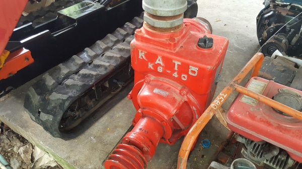 ปั้มน้ำ 4 X 4 นี้ว เสื้อ เหล็กหล่อ