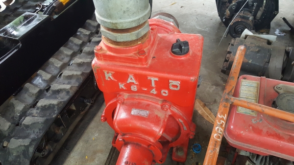 ปั้มน้ำ 4 X 4 นี้ว เสื้อ เหล็กหล่อ