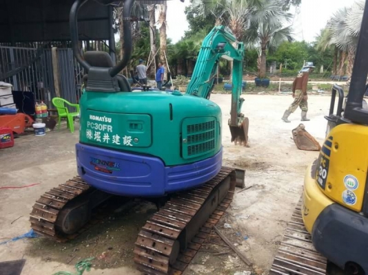 KOMATSU PC30-8 รถสวย เช็คนอก พร้อมใช้งาน 3000 ชั่วโมง มีอยู่2คัน ราคาต่อรองได้ สอบถามได้ครับ 0872976