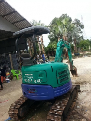KOMATSU PC30-8 รถสวย เช็คนอก พร้อมใช้งาน 3000 ชั่วโมง มีอยู่2คัน ราคาต่อรองได้ สอบถามได้ครับ 0872976