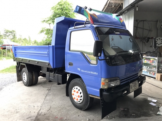 6ล้อดั้มพ์ ISUZU NPR 130แรงม้า ปี48 รถสวย เครื่องดี ไมล์แสนต้นๆ คัทซีสวย ราคาต่อรองได้ เล่มพร้อมโอน สอบถาม 0872976734