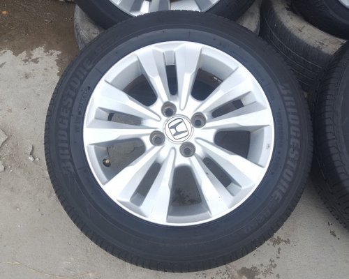 ขายล้อHONDA City ขอบ15 ยางปี15  4 ล้อ