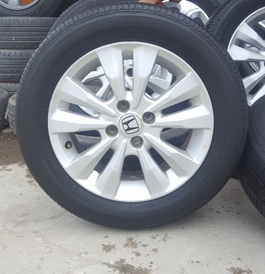 ขายล้อHONDA City ขอบ15 ยางปี15  4 ล้อ