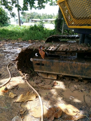 KOMATSU PC60-1 รถเครื่องดี ปั้มดี ช่วงล่างเต็ม สวยๆ พร้อมใช้งาน ยังใช้งานอยู่ ราคาต่อรองได้ครับ สนใจ