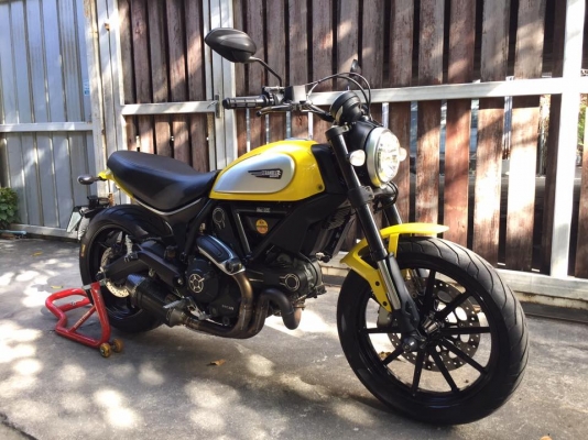 DUCATI SCRAMBLER ปี 2015 ABS จิ๋วแต่แจ๋วแรงสั่งได้ 803 CC สีเหลืองสดๆ วิ่ง 16,xxx โลแท้ ไม่ล้ม ไม่ชน ไม่แปะ กุญแจแท้ 2 ดอก มาพร้อมท่อแต่งแท้เสียงหล่อๆ