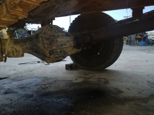 อีแต๋นสี่ล้อพร้อมใช้งาน อีแต๋นสี่ล้อพร้อมใช้งาน