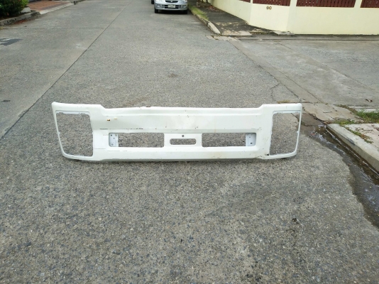 ขาย กันชนหน้าและ ขาบันไดหัวลาก Isuzu Gxz 360