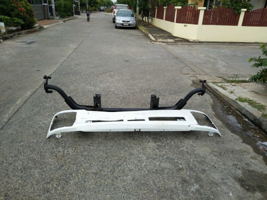 ขาย กันชนหน้าและ ขาบันไดหัวลาก Isuzu Gxz 360