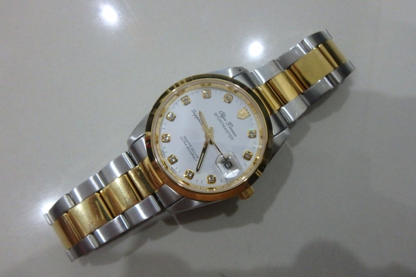 ลดราคา-นาฬิกา OP ชาย รุ่น Sapphire 8934M616 เรือน2กษัตริย์ ของแท้ สภาพดี ส่งฟรี