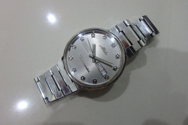 นาฬิกา Mido ชาย Auto รุ่น Commander 8269 เรือนเงิน ของแท้ สภาพดี เดิมทุกอย่าง ส่งฟรี นาฬิกา Mido ชาย Auto รุ่น Commander 8269 เรือนเงิน ของแท้ สภาพดี เดิมทุกอย่าง ส่งฟรี