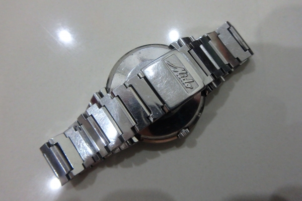 นาฬิกา Mido ชาย Auto รุ่น Commander 8269 เรือนเงิน ของแท้ สภาพดี เดิมทุกอย่าง ส่งฟรี นาฬิกา Mido ชาย Auto รุ่น Commander 8269 เรือนเงิน ของแท้ สภาพดี เดิมทุกอย่าง ส่งฟรี