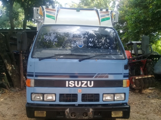 รถบรรทุกหกล้อ ISUZU NKR 110 รถห้างแท้ เกียร์สั้น ยกหัวได้ รถบรรทุกหกล้อ ISUZU NKR 110 รถห้างแท้ เกียร์สั้น ยกหัวได้