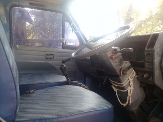 รถบรรทุกหกล้อ ISUZU NKR 110 รถห้างแท้ เกียร์สั้น ยกหัวได้