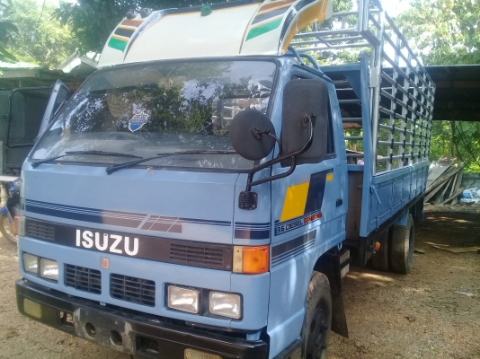 รถบรรทุกหกล้อ ISUZU NKR 110 รถห้างแท้ เกียร์สั้น ยกหัวได้ รถบรรทุกหกล้อ ISUZU NKR 110 รถห้างแท้ เกียร์สั้น ยกหัวได้