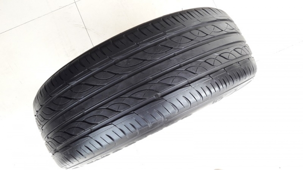 ยาง215/55/17  ปี15 FIRESTONE TZ700   4 เส้น