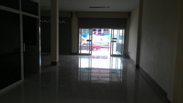 ขายและให้เช่าตึกสภาพสวย ทำเลดี ตึกสองชั้นสองคูหา มีระเบียงชั้นสอง ด้านหลัง วิวดีมาก สภาพสวยพร้อมใช้งานได้ทันที ผ่อนสบาย ๆ กับธนาคารกสิกรไทย ได้ครับ พิเศษ จองวันนี้ แจกทองคำฟรี 1 บาท.