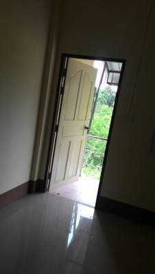 ขายและให้เช่าตึกสภาพสวย ทำเลดี ตึกสองชั้นสองคูหา มีระเบียงชั้นสอง ด้านหลัง วิวดีมาก สภาพสวยพร้อมใช้งานได้ทันที ผ่อนสบาย ๆ กับธนาคารกสิกรไทย ได้ครับ พิเศษ จองวันนี้ แจกทองคำฟรี 1 บาท.