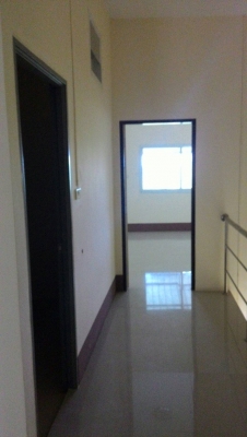 ขายและให้เช่าตึกสภาพสวย ทำเลดี ตึกสองชั้นสองคูหา มีระเบียงชั้นสอง ด้านหลัง วิวดีมาก สภาพสวยพร้อมใช้งานได้ทันที ผ่อนสบาย ๆ กับธนาคารกสิกรไทย ได้ครับ พิเศษ จองวันนี้ แจกทองคำฟรี 1 บาท.