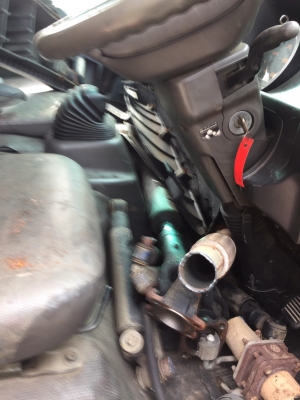 เครื่องยนต์isuzu4hg1 หัวการ์ตูน คอมเมอร์เรล มีเพลาหน้า หลัง แหนบหน้า หลังครับ เพลากลาง เกีอร์ครบ มี่ใบนำเข้าครับ ของมาจากญีปุ่นครับ