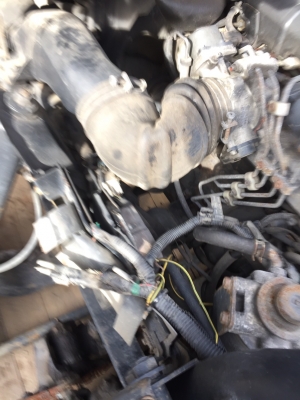 เครื่องยนต์isuzu4hg1 หัวการ์ตูน คอมเมอร์เรล มีเพลาหน้า หลัง แหนบหน้า หลังครับ เพลากลาง เกีอร์ครบ มี่ใบนำเข้าครับ ของมาจากญีปุ่นครับ