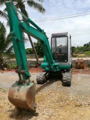 ขายKOMATSU PC30-7   เก่าญี่ปุ่นแท้  สภาพสวย มีเก๋ง  เดิมๆๆ 5,XXX  ชั่วโมง  พร้อมใช้  โทร  089-3818694  ดวงนภา