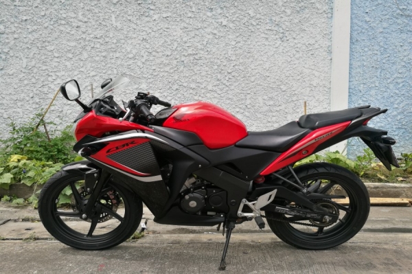 Cbr150i 2015 รถบ้านแท้ มือเดียว รูดบัตรได้ Cbr150i 2015 รถบ้านแท้ มือเดียว รูดบัตรได้