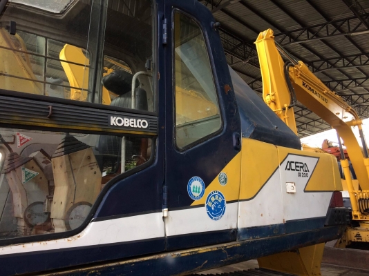 KOBELCO SK 200-3 มารค์ที ราคา 1450000 บาท รถนอกญี่ปุ่นพร้อมอินวอย