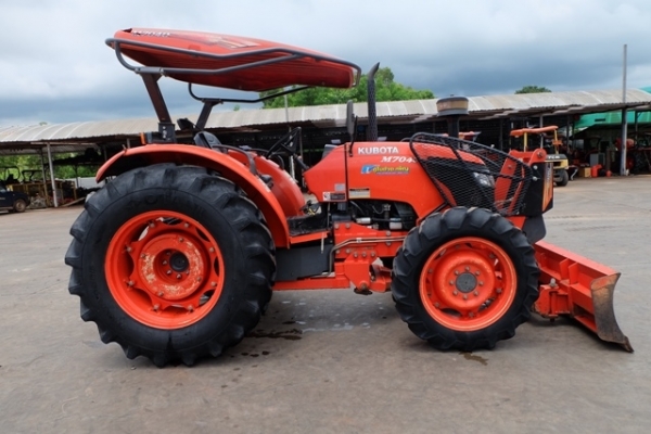 รถไถมือสอง  M7040 สวยๆใหม่ๆ ดาวน์  120,000 บาท โทรเลย 089-0111624