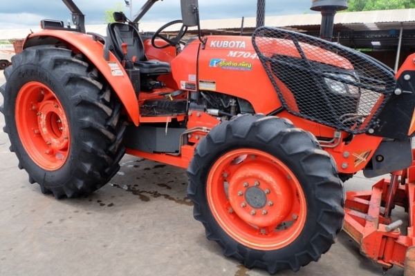 รถไถมือสอง  M7040 สวยๆใหม่ๆ ดาวน์  120,000 บาท โทรเลย 089-0111624