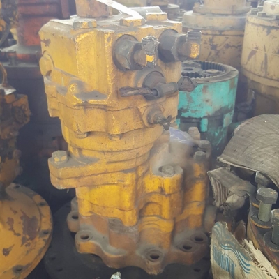 โป๊ะสวิง เกียร์สวิง KOMATSU PC60-5 เก่านอกญี่ปุ่นแท้ๆ 50,000 บาท