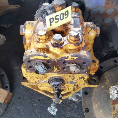 มอเตอร์เกียร์สวิง KOMATSU PC 200-5 เก่านอกญี่ปุ่นแท้ๆ 18,000 บาท