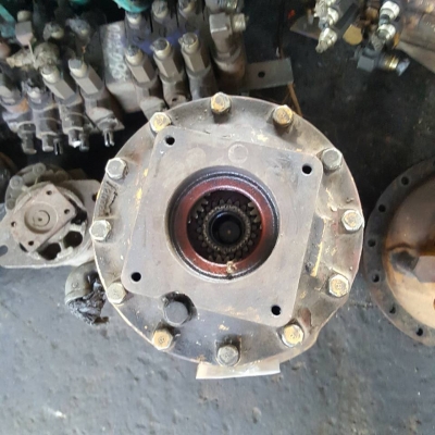 โป๊ะสวิง เกียร์สวิง CAT E70B เซียงกงใน 35,000 บาท ขาดมอเตอร์