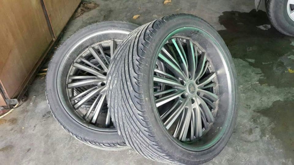 ** ราคา 18,000 ** แม็กกระบะขอบ 24 พร้อมยาง 295 35R24 พร้อมใช้งาน ** ราคา 18,000 ** แม็กกระบะขอบ 24 พร้อมยาง 295 35R24 พร้อมใช้งาน