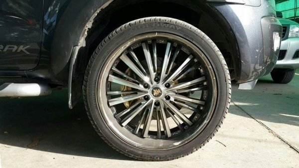 ** ราคา 18,000 ** แม็กกระบะขอบ 24 พร้อมยาง 295 35R24 พร้อมใช้งาน ** ราคา 18,000 ** แม็กกระบะขอบ 24 พร้อมยาง 295 35R24 พร้อมใช้งาน