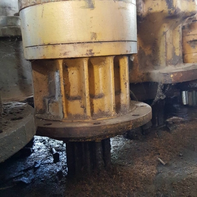 โป๊ะสวิง เกียร์สวิง SUMITOMO SH 60 เก่านอกญี่ปุ่นแท้ๆ 70,000 บาท