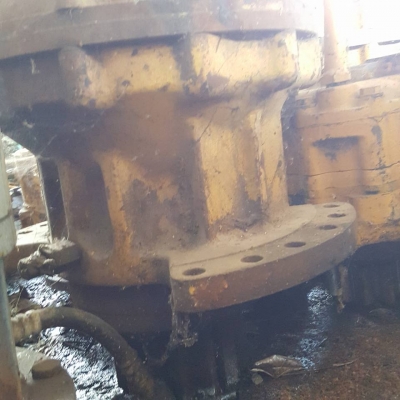 โป๊ะสวิง เกียร์สวิง KOMATSU PC 200-5 เซียงกงใน ราคา 55,000 บาท