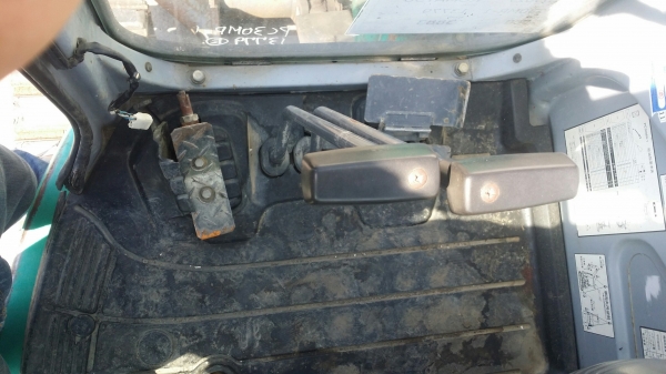 ขายรถขุดนำเข้าจากญี่ปุ่น PC30MR-1 13779 ปี2000 3,883 ชม โทร 061-4194021 พรภวิษย์