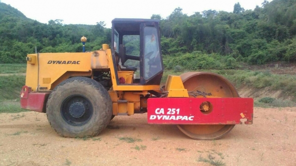 ขายรถบดCa251D 2เพลา เล่ม ติดต่อได้คุณ อ๊อฟ พิจิตร 086-737-9991