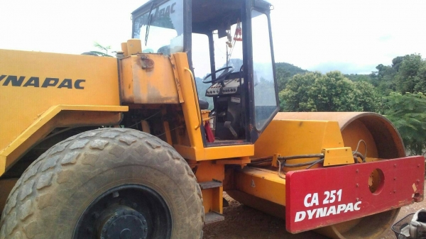 ขายรถบดCa251D 2เพลา เล่ม ติดต่อได้คุณ อ๊อฟ พิจิตร 086-737-9991