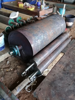 ลูกกลิ้งเหล็กสภาพดี ลูกกลิ้งเหล็กสภาพดี